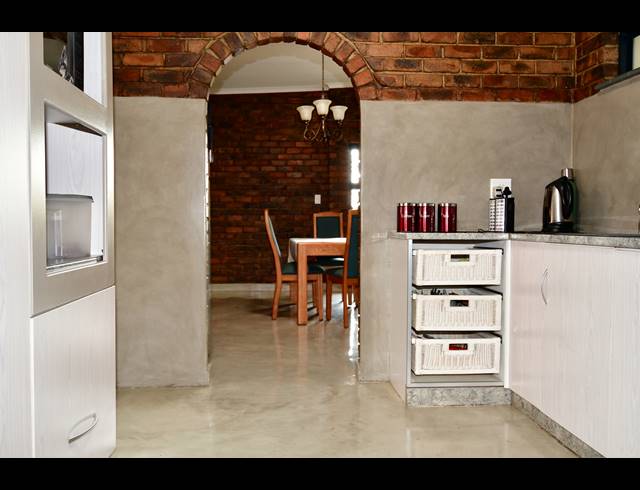 4 BEDROOM HOUSE FOR SALE IN ESSEXWOLD